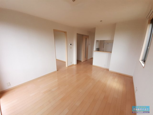 メゾンスリーゼⅢの居間・リビング|※同タイプの部屋写真です