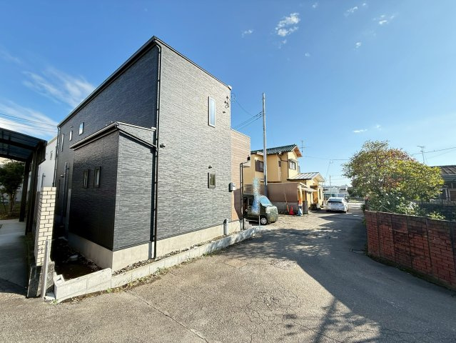 富士市伝法12期　新築戸建　全２棟　２号棟の前面道路含む現地写真|現地写真