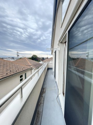 【バルコニー】 | 梶ヶ谷6丁目戸建て | 2階バルコニー