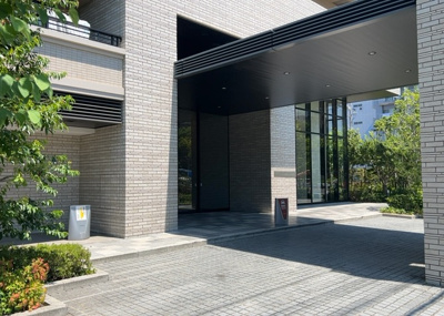 【設備】 | ルネ本厚木 | エントランス付近に設置されている集合ポストは、住んでいる部屋と離れているため、ポストをあさるなど誰かに何かされていても被害に気づきにくいです。入居する時には他人に特定されにくい番号で鍵をかけましょう！