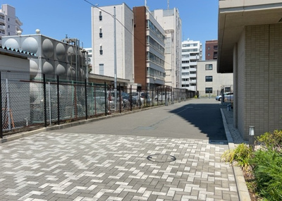 【設備】 | ルネ本厚木 | 共有部分は、住民なら誰もが使える設備のこと。例えば駐車場やエレベーター、インターネット設備、セキュリティ設備などがあります。他にも、マンションの廊下・外部階段やエントランス・ゴミ置き場などがあります。