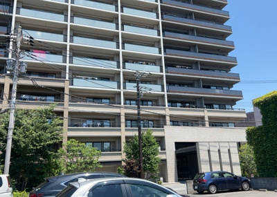 【現況写真】 | ルネ本厚木 | 眺望の良さを楽しめるダイニングキッチンで家族団らんの時間を過ごしてはいかがでしょうか。バルコニーから見える景色を家族で眺める時間は、時間が経つのを忘れてしまいそうですね。是非、現地を見に行きましょう！