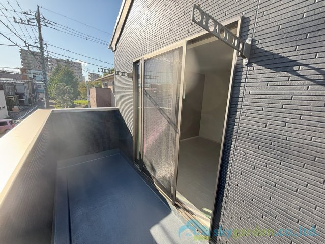 平塚市老松町1期　新築戸建　全1棟1号棟のバルコニー