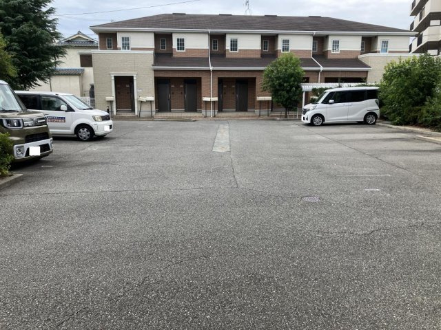 パークサイド足立の駐車場