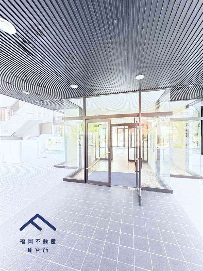 西公園ツインタワーのエントランス