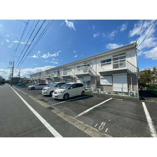 パークサイド西小鷹野 Ⅱの駐車場