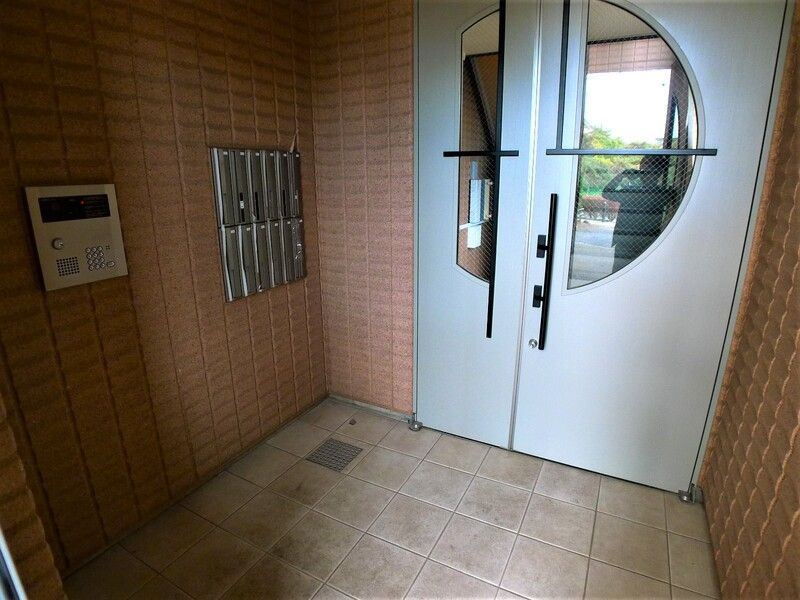 ヘリオス378小平栄町のエントランス