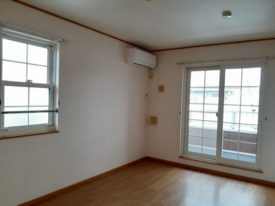 【居間・リビング】 | ポラリスハイツ | ゆったりとしたリビングです