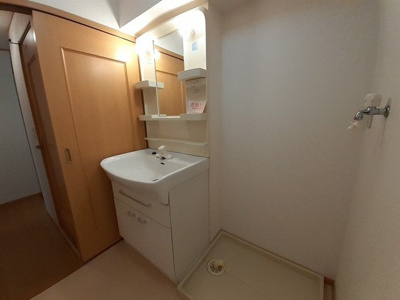 【洗面所】 | ポラリスハイツ | 使いやすい洗面所です