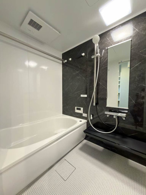 【浴室】 | カルムメゾン | 天井部分、施工中のため変更あり