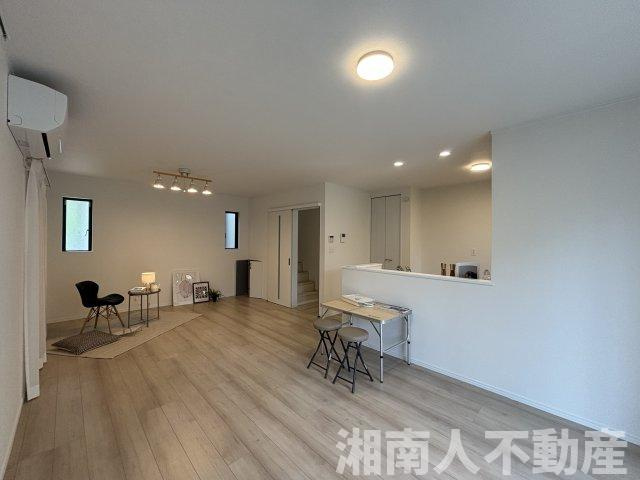 茅ヶ崎市松が丘1丁目　新築戸建の居間・リビング|リビングです