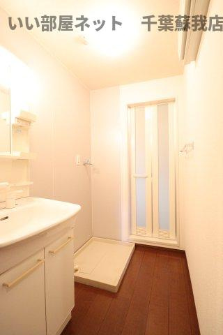 メルヴェイユ　Cの洗面所|ゆったりとスペースのある洗面所