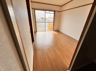 ピュアハイツ明石の洋室