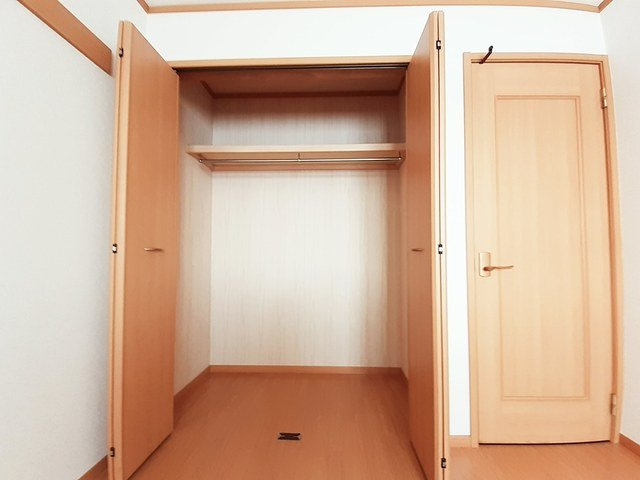 エンブレム・タウンＡの収納