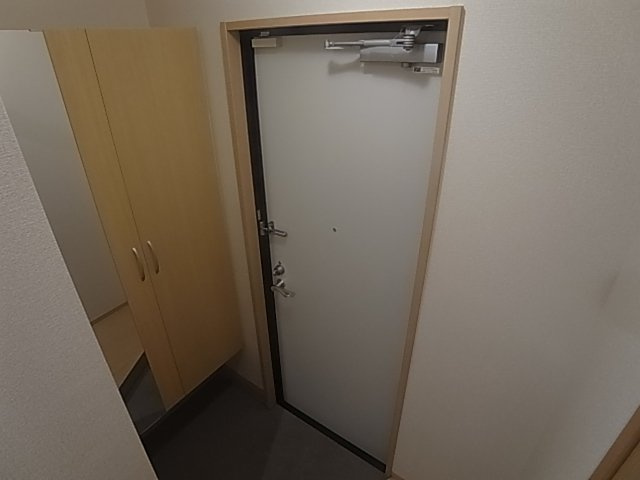 神戸市兵庫区松原通１丁目のアパートの玄関|シューズボックス付き