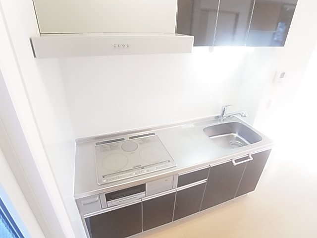 神戸市兵庫区松原通１丁目のアパートのキッチン|システムキッチン（IH3口）