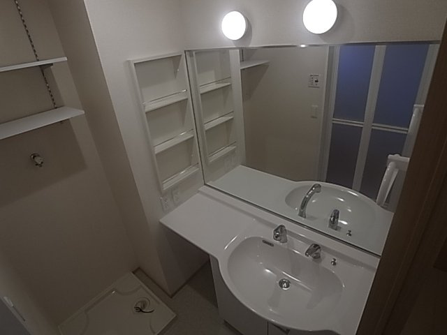 神戸市兵庫区松原通１丁目のアパートの洗面所