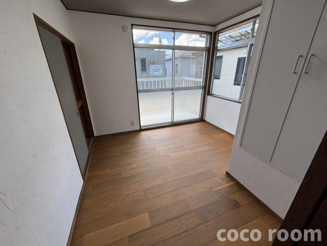 藤岡4丁目戸建の居間・リビング