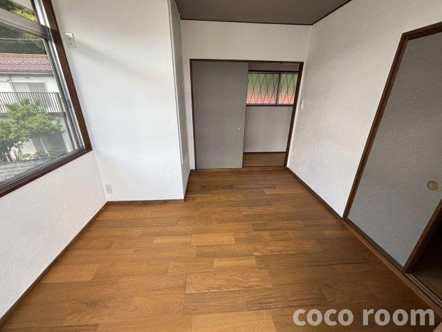 藤岡4丁目戸建の居間・リビング