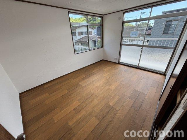 藤岡4丁目戸建の居間・リビング