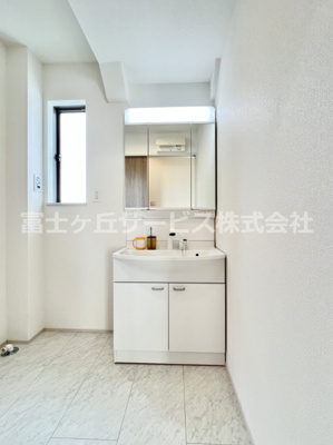 【独立洗面台】 | 裾野市公文名 新築一戸建て A号棟 | 朝の身支度には欠かせない独立洗面化粧台