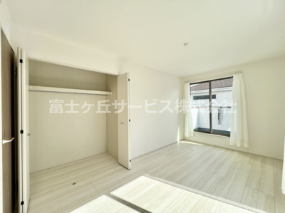 【寝室】 | 裾野市公文名 新築一戸建て A号棟 | 7.5帖の寝室です