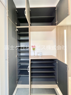 【収納】 | 裾野市公文名 新築一戸建て A号棟 | 便利な収納スペースです