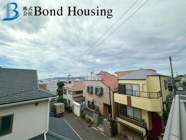 南向きにつき日当たり良好　霞ヶ丘6丁目　全2棟　1号棟