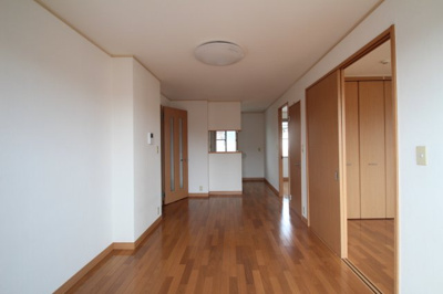 【居間・リビング】 | ヴァルム　レーベンⅢ・Ⅳ | 使いやすいリビングです