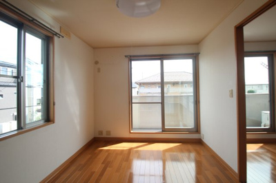 【寝室】 | ヴァルム　レーベンⅢ・Ⅳ | 使い勝手のいい寝室です