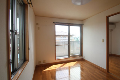 【寝室】 | ヴァルム　レーベンⅢ・Ⅳ | ゆとりの広さです