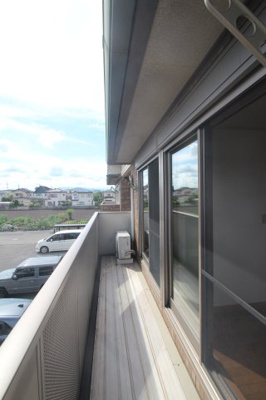 【バルコニー】 | ヴァルム　レーベンⅢ・Ⅳ | 南面⇔日当たり良好