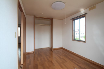 【収納】 | ヴァルム　レーベンⅢ・Ⅳ | 寝室にある収納です