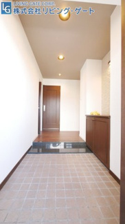 【玄関】 | アーバンヒルズ石和リゾート　最上階ペントハウス　145.64ｍ2 | 玄関も広々