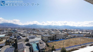 【展望】 | アーバンヒルズ石和リゾート　最上階ペントハウス　145.64ｍ2 | 開放感のある眺望