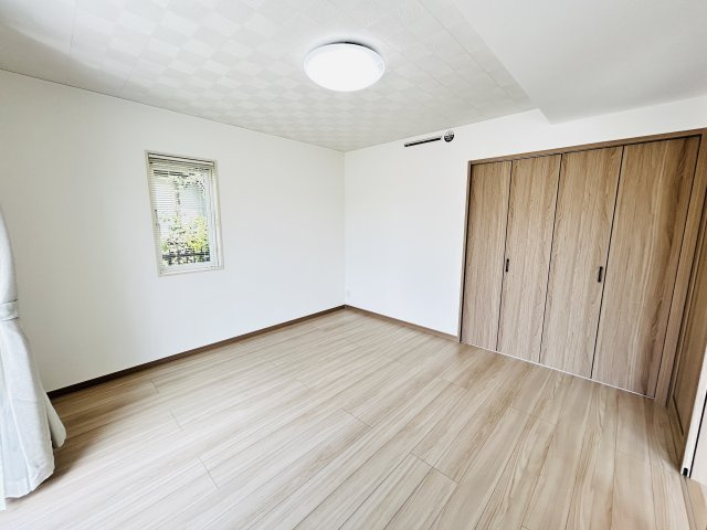 新築　渋川市行幸田　平屋一戸建ての収納|現地写真　それぞれのお部屋に収納スペースがあるのでお片付け上手で室内もスッキリ♪							
　						
