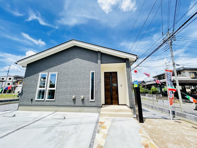 新築　渋川市行幸田　平屋一戸建ての外観|現地写真　2025年7月完成しました！ご内覧等、お気軽にお問合せください♪　							

