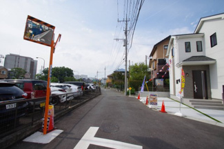 【前面道路含む現地写真】
