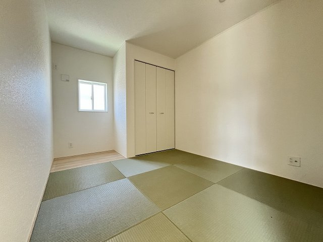 【和室】 | 糟屋郡須恵町新原第4　2号棟（全2棟）【仲介手数料無料・0円】 | 現地写真。1階和室です。