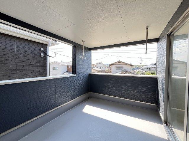 【バルコニー】 | 糟屋郡須恵町新原第4　2号棟（全2棟）【仲介手数料無料・0円】 | 現地写真。インナーバルコニーです。