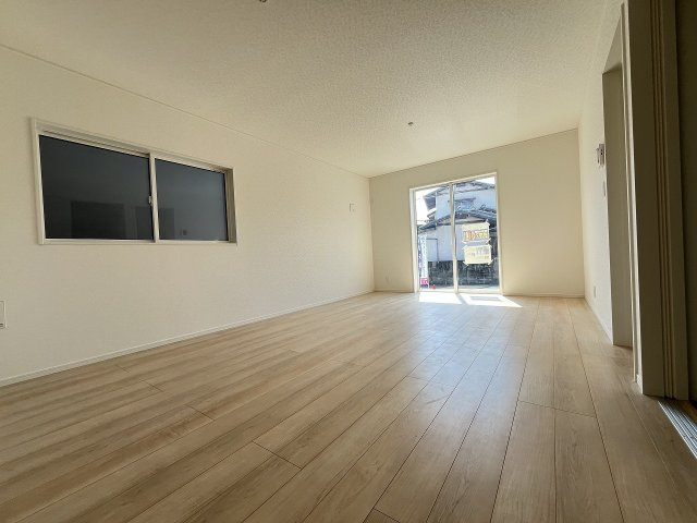 【居間・リビング】 | 糟屋郡須恵町新原第4　2号棟（全2棟）【仲介手数料無料・0円】 | 現地写真。