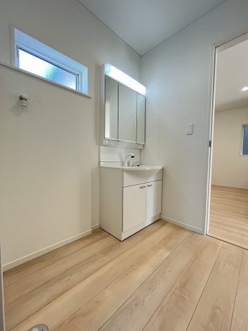 【洗面所】 | 糟屋郡須恵町新原第4　2号棟（全2棟）【仲介手数料無料・0円】 | 現地写真。