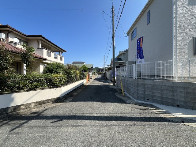 【その他】 | 福岡市西区今宿町第2　2号棟（全2棟）【仲介手数料無料・0円】 | 現地写真。前面道路です。