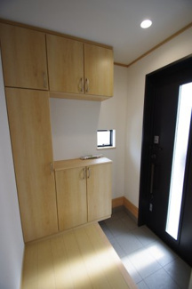 【玄関】 | 【仲介手数料無料！！】府中市四谷4丁目　新築戸建て（全8棟）D号棟　4390万円