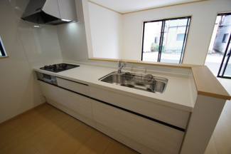 【キッチン】 | 【仲介手数料無料！！】府中市四谷4丁目　新築戸建て（全8棟）D号棟　4390万円