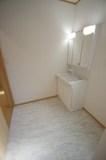 【脱衣所】 | 【仲介手数料無料！！】府中市四谷4丁目　新築戸建て（全8棟）D号棟　4390万円