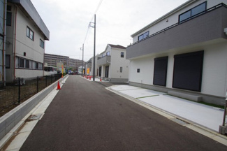 【前面道路含む現地写真】 | 【仲介手数料無料！！】府中市四谷4丁目　新築戸建て（全8棟）D号棟　4390万円