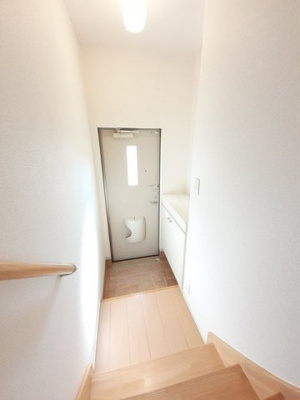 【玄関】 | トロワリューヌ | 明るい玄関です