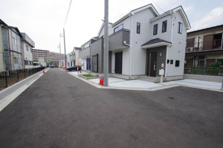 【前面道路含む現地写真】