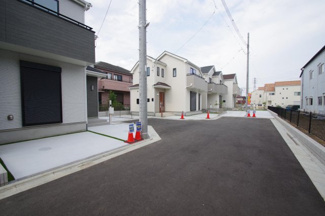 【前面道路含む現地写真】